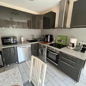  Appartement Rez De Du Pébrier